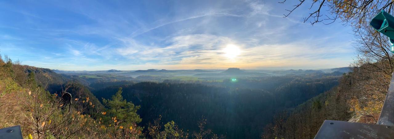 Am Fusse Zur Napoleonschanze Hohnstein Buitenkant foto